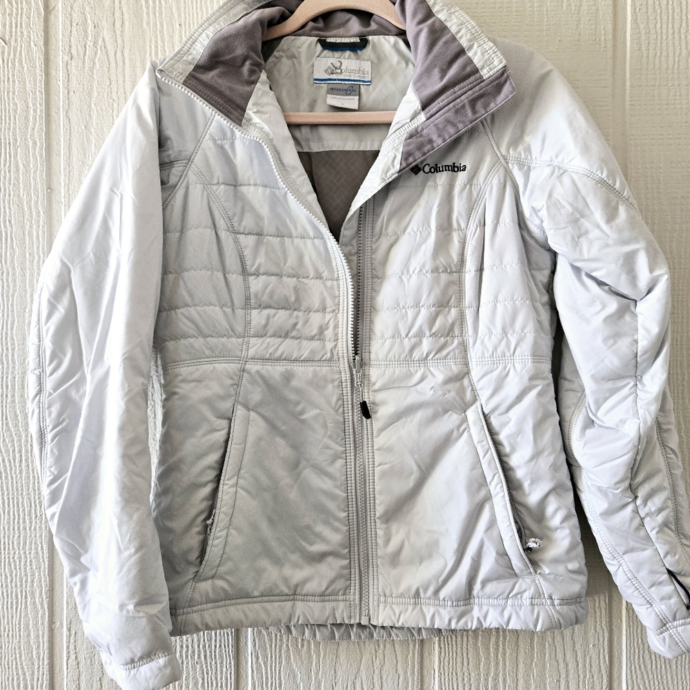 Columbia White Puffer Interchange Omni-Sheild Small